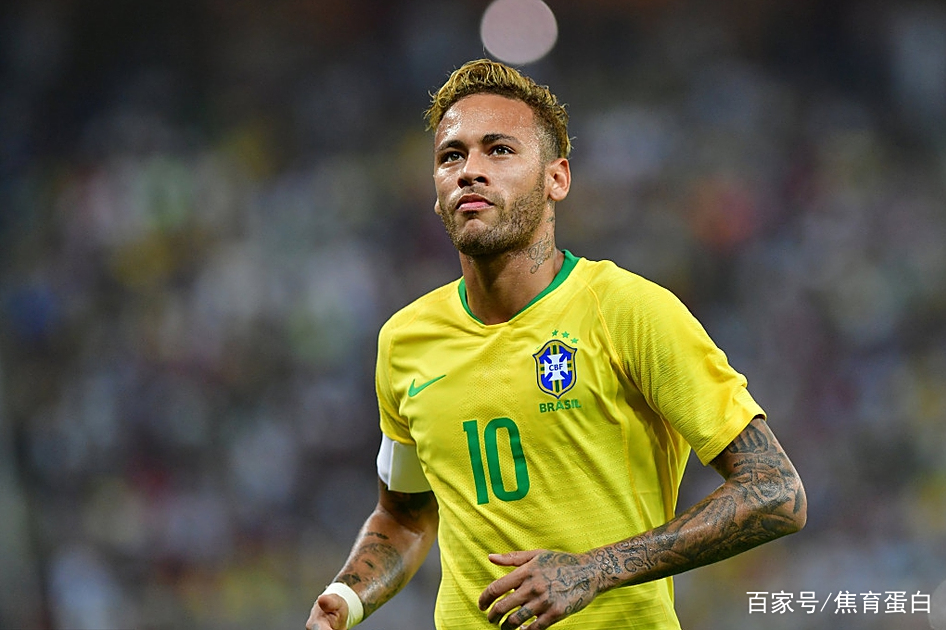 形成对峙 形成对峙